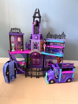 Monster High DollHouse Castle