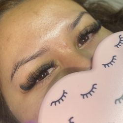free lashes for mothers day