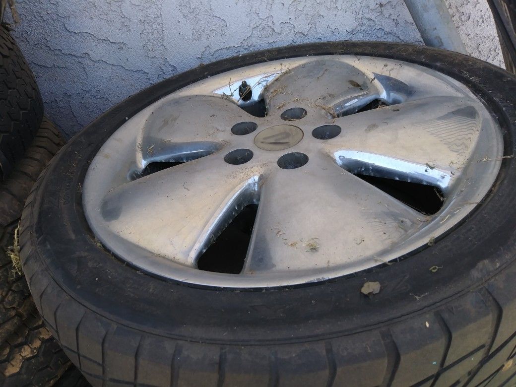 Chrome Niche bahn wheels 17" 5 lug toyota