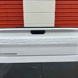2019 -2020 -2021 -2022 -2023 -2024 CHEVROLET SILVERADO LT 1500 TAIL GATE OEM 