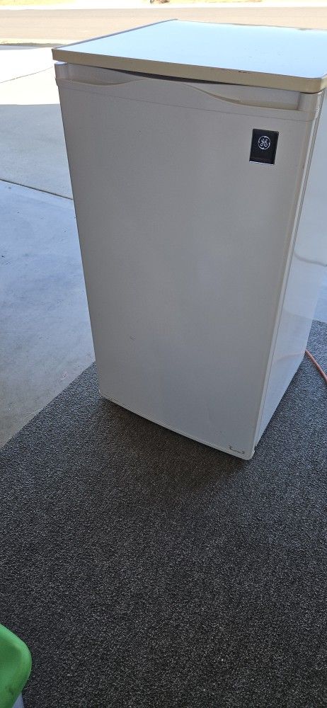 Mini 4.4 Cu Ft GE Refigerator With Freezer.