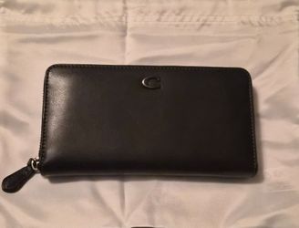 Coach accordion zip wallet | Black with black hardware
