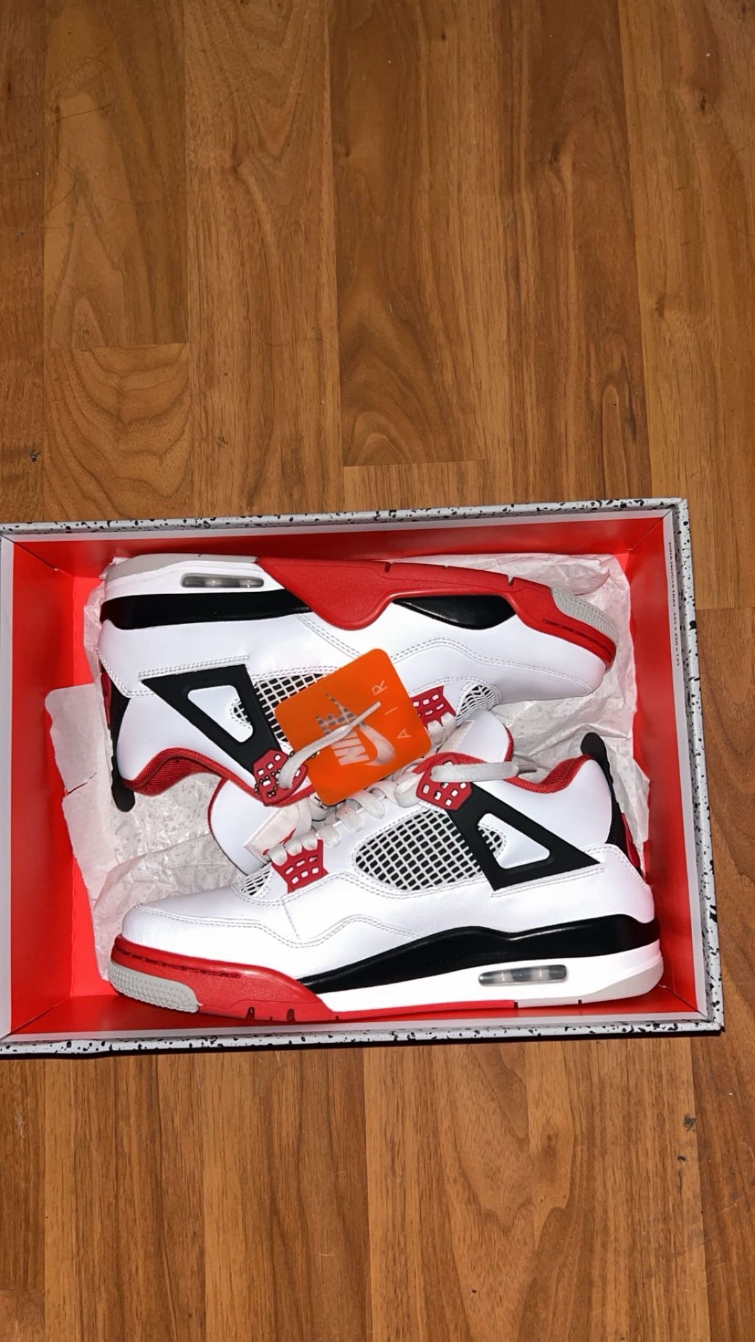 JORDAN 4 FIRE RED (2020)