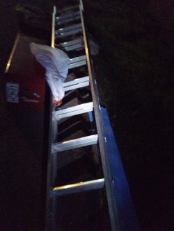 Stanley 20' Ladder . 200lbs Capacity