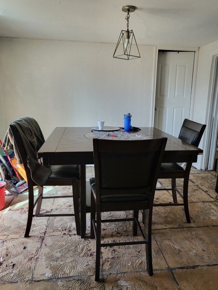 Dining Room Kitchen With 6 Chairs
