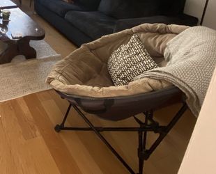 Round foldable chair