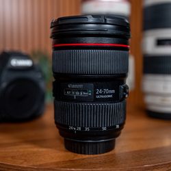 Canon EF 24-70mm f/2.8L II USM - Pro Standard Zoom - Mark II 