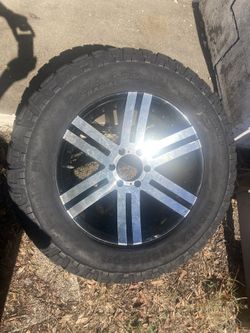rim and tire 35/12,5 R20 LT