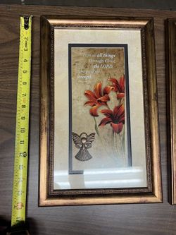 2 small wall Decorations 