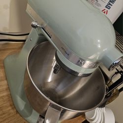 Stand Mixer, Kitchen Aid Pastachio 