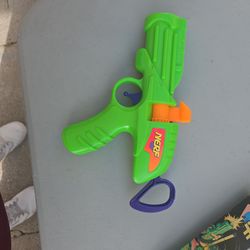 Nerf gun (no darts included)