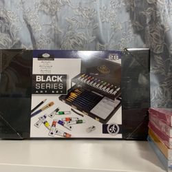Royal & Langnickel Essentials Black Series Acrylic Art Set