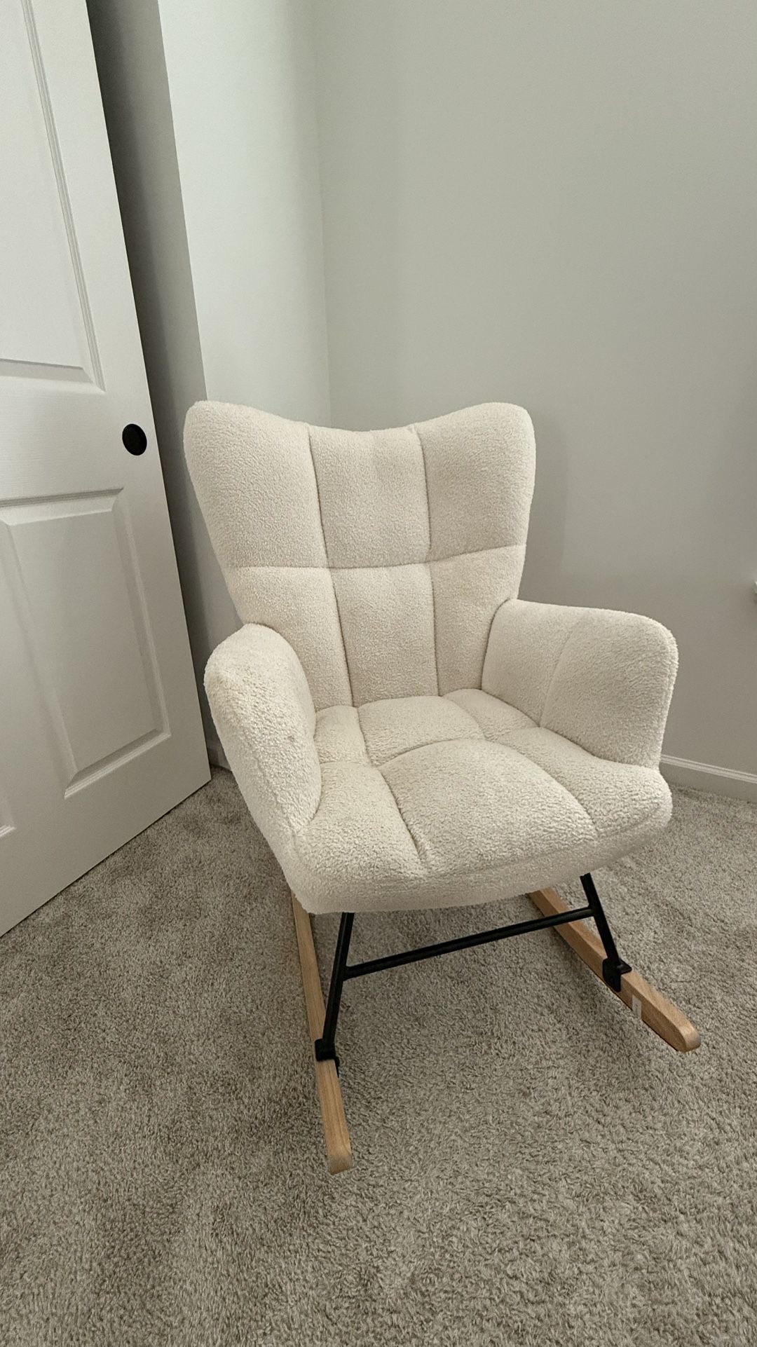 Cozy Modern Rocking Chair – Cream Bouclé Upholstery
