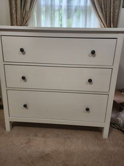 IKEa HEMNES 3 - Drawer Chest- White - Solid Wood