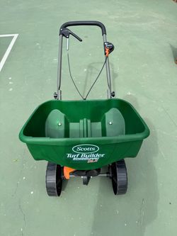 Scotts Turf Builder EdgeGuard DLx Spreader