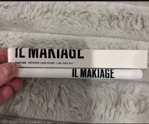 NEW IL MAKIAGE BLACK CARD WATERPROOF LIQUID EYELINER BLACK $8!!!