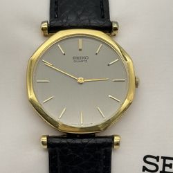 Vintage 1981 unique Seiko watch, 32mm size case, 8in wrist leather band 