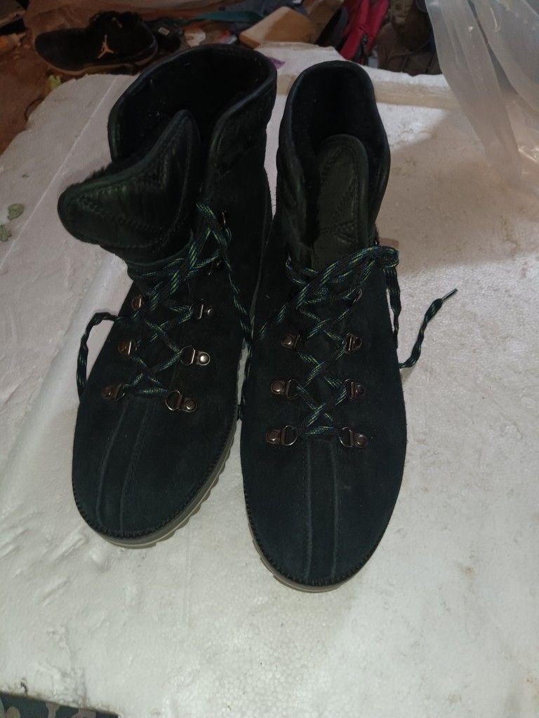 UGG Birch Woman'sr Lace-Up Black Boots,sherpa lined,size 9,  1095712 