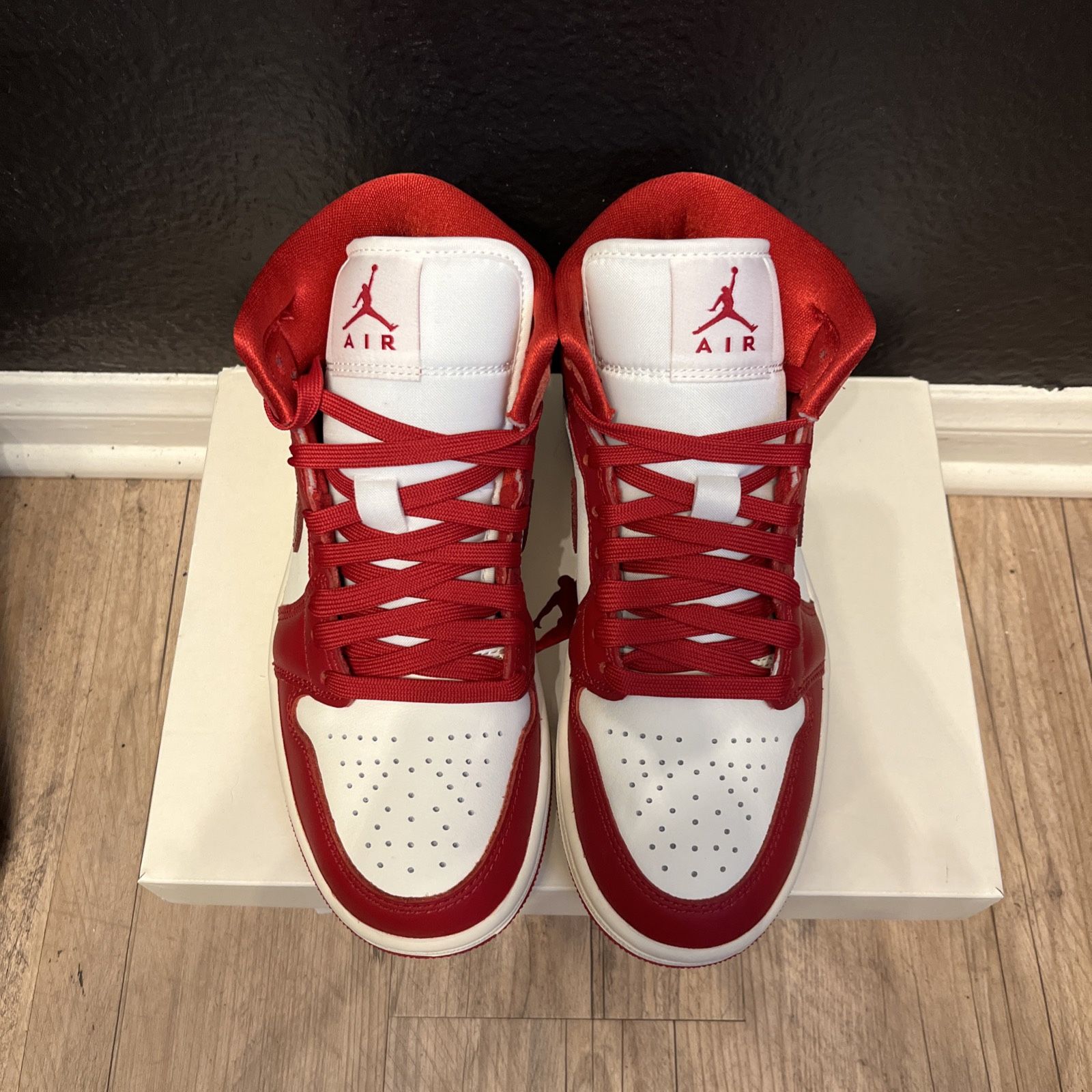 NEW Air Jordan 1 Mid SE Valentine's Day 2025 H9337-106 Women’s Size 7
