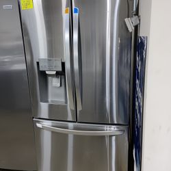 REFRIGERATOR 
