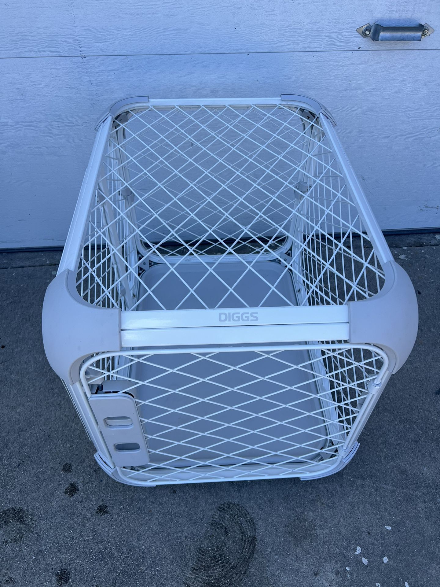 DIGGS DOG CRATE