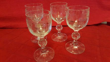 Beautiful Glass 4 pcs Set