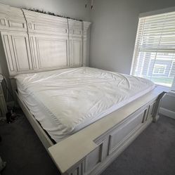 King Size Bedroom Set ( Mattress Not Included) 