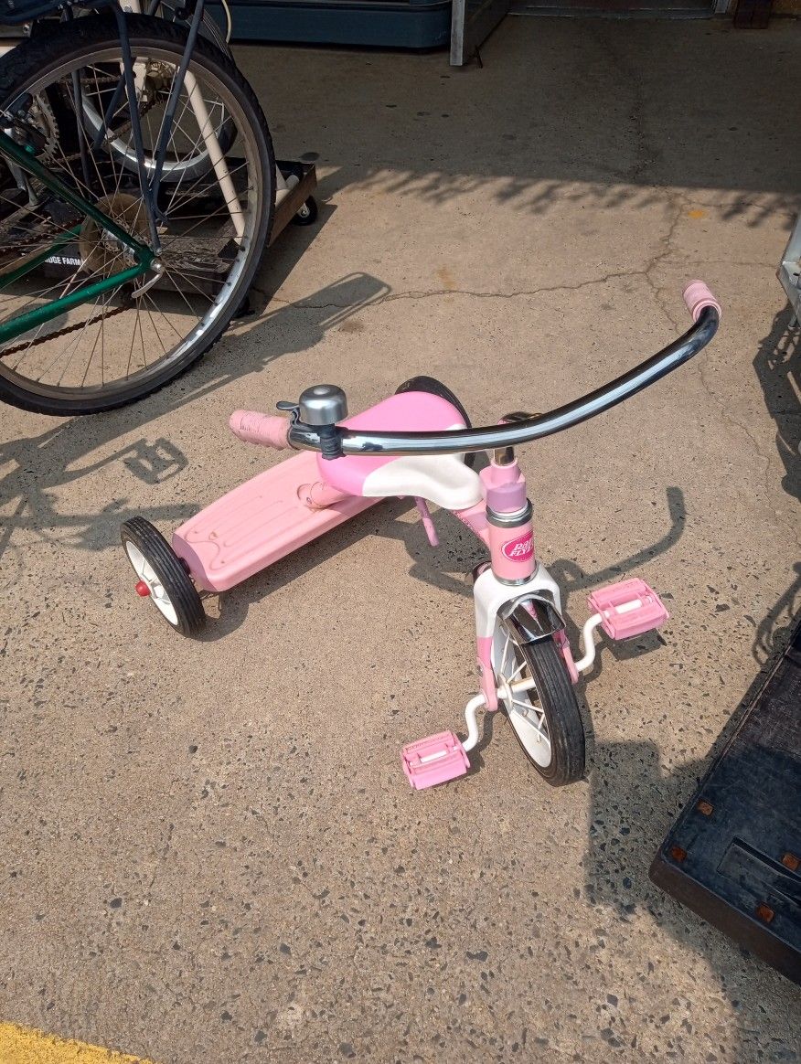 Pink Radio flyer trike with working Bell