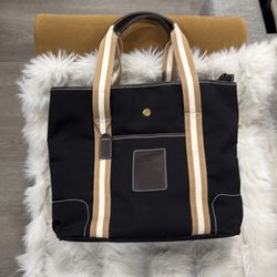 Really nice vintage nylon tote bag. See pictures.