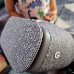Google Daydream View VR Headset