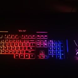Glow In The Dark Keyboard And Mouse