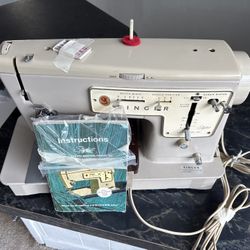 Singer Sewing Machine 