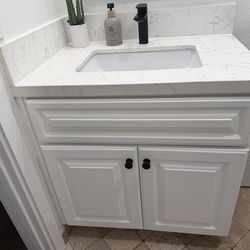BATHROOM COMPLETE VANITY WITH WHITE QUARTZ TOP