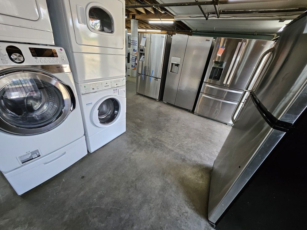 Blow Out Sale Warehouse Full Of Nice Like Brand New Washer Dryer Refrigerator Oven Stove Stackable Free Warranty Free Financing Available 90day TO Pay