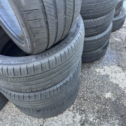 265 40 22 Michelin