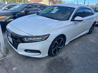 Honda Accord, 2018. Acepto carro a cambio