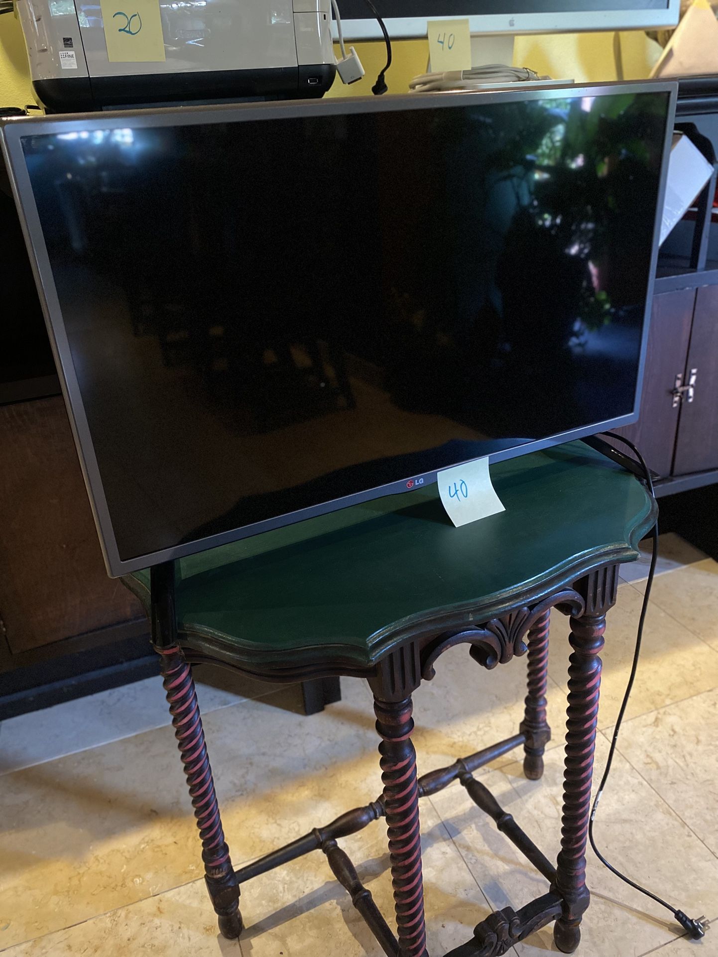 LG Tv 31 1/2