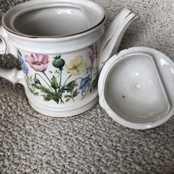 Vintage Windsor Tea Pot
