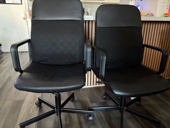 Rolling chairs