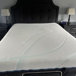 Tempur-pedic Queen mattress and Adjustable Base