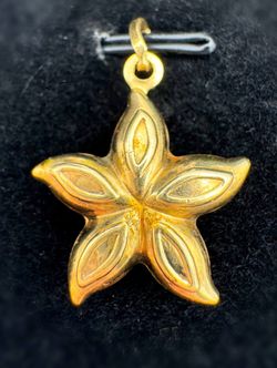 14k yellow gold Italy Starfish beach flower pendant charm