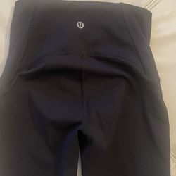 Lululemon Leggings BlackCrop Pants, size 2