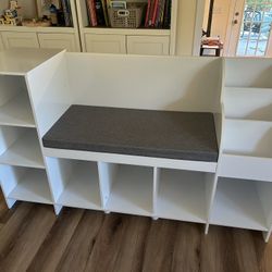 Kids’ Bookshelf with Bench seat 
