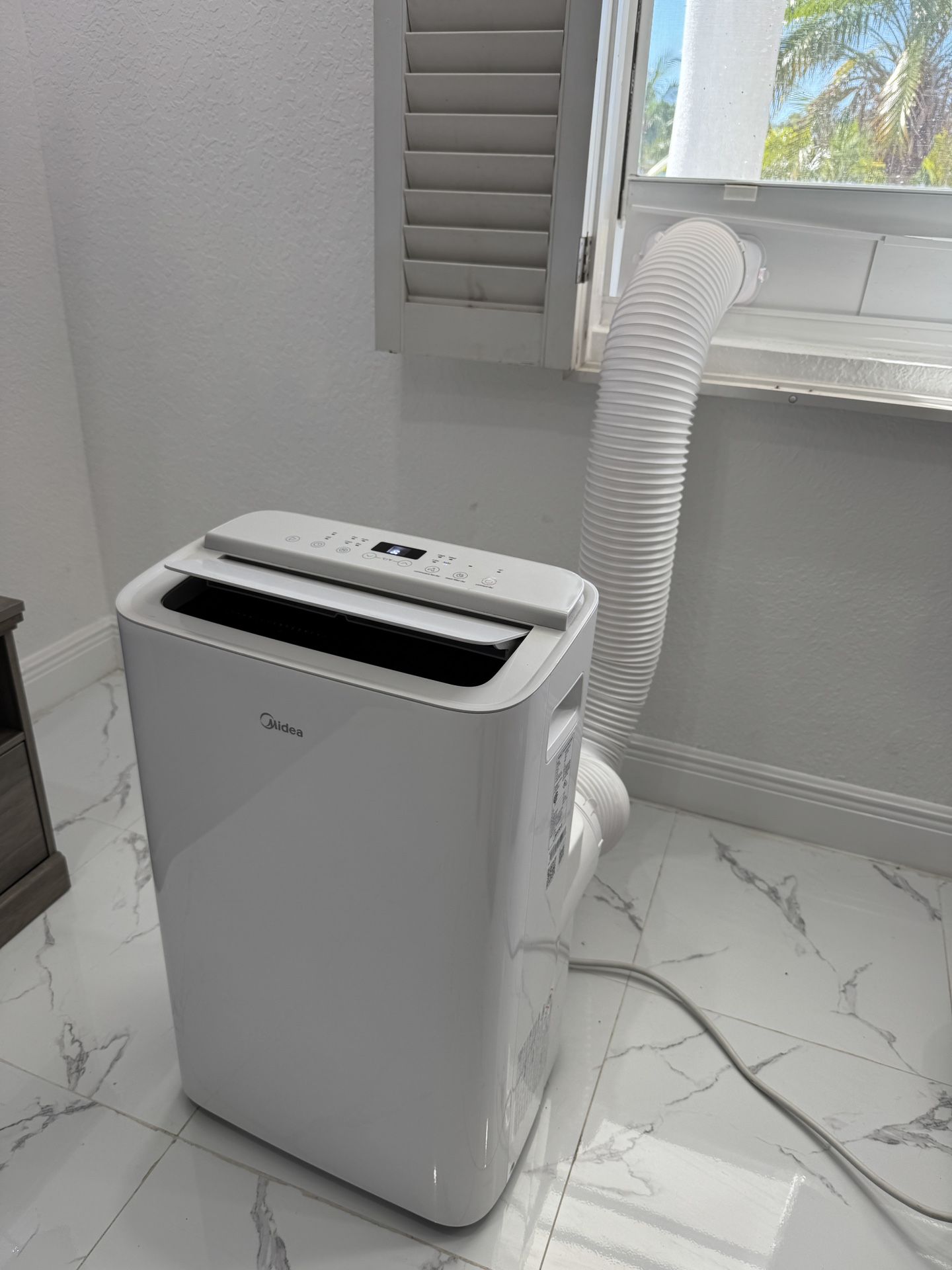 Midea 10,000 BTU Portable Air Conditioner and Dehumidifier