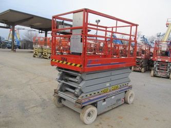 32' skyjack Scissor Lift