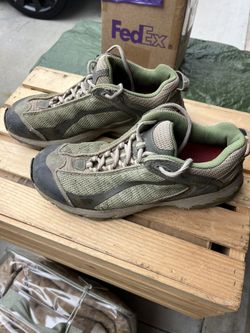 Sque hiking shoes