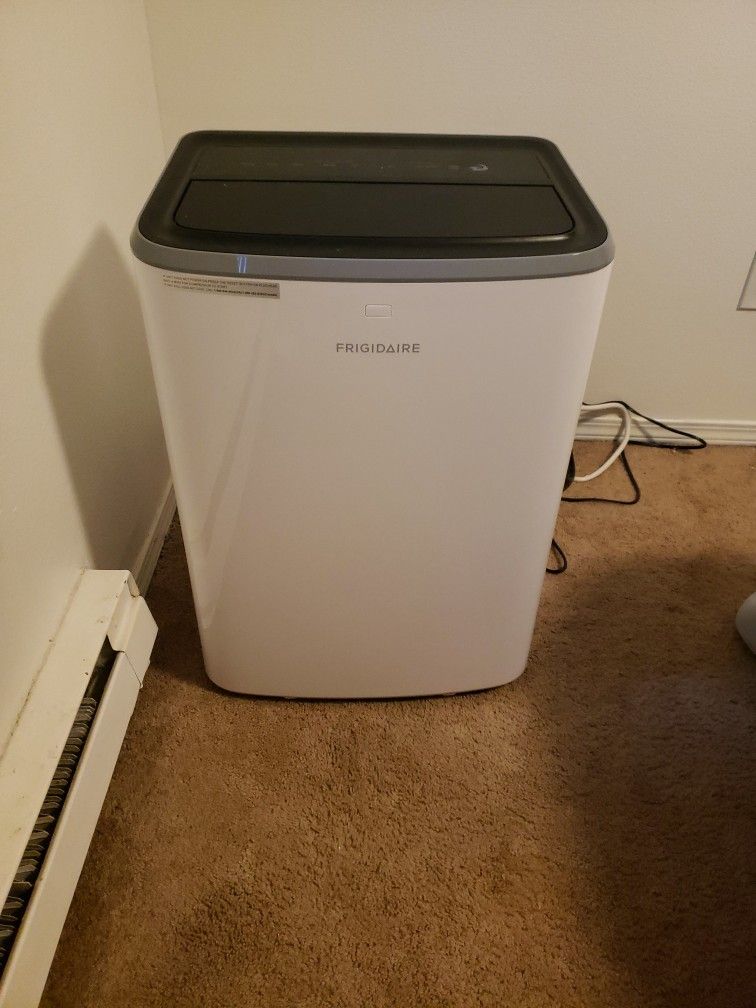 Frigidaire 13000 Btu Air Conditioner/dehumidifier 