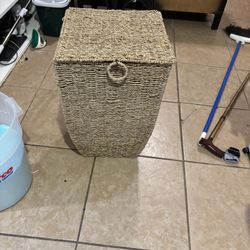 Wicker Basket With Lid 