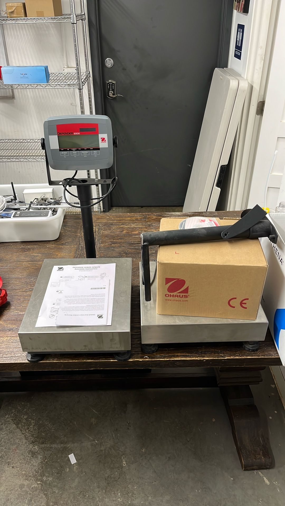 OHAUS Defender 3000 Scale