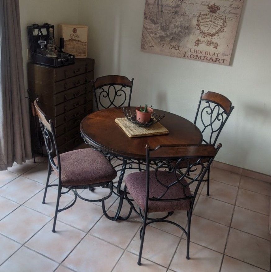 Café Dining Table With 3 Chairs
